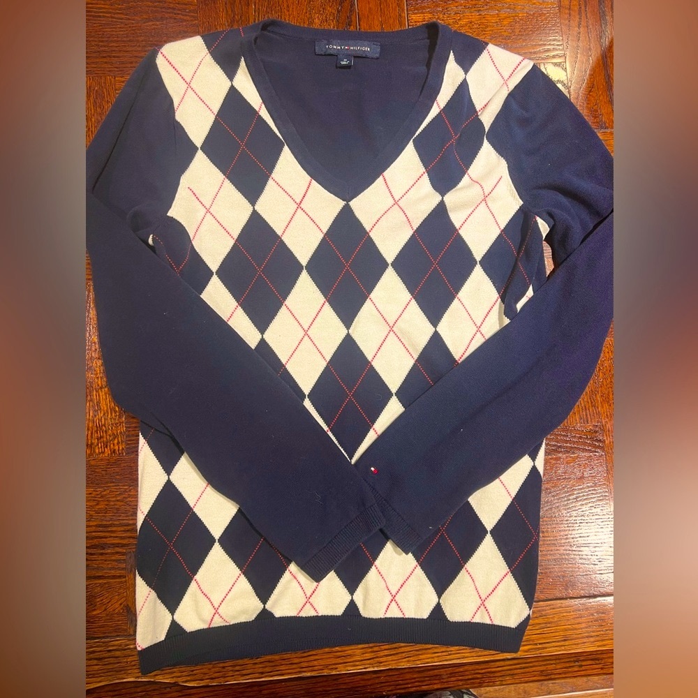 TOMMY HILFIGER. Women’s Sweater. Argyle print. Size Medium